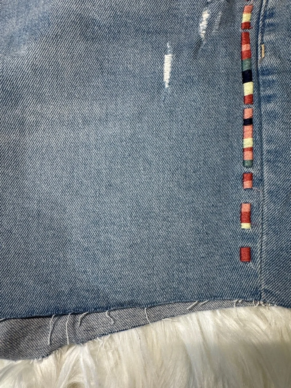 GAP Light Blue Denim Shorts with Multicolor Embroidered Trim Size 4/27